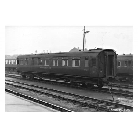 R40031A - BR, Maunsell Composite Diner, 7843 - Era 5