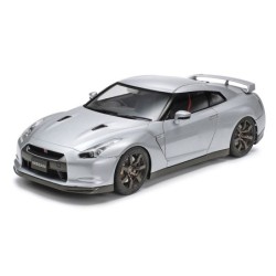 24300 - Nissan GT-R 07