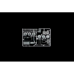 3946 - Mann F 8 18.321.2Axle Tractor