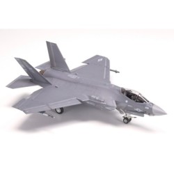 60794 - 1/72 F-35C Lightning II