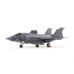 61127 - 1/48 F-35C Lightning II
