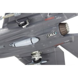 61127 - 1/48 F-35C Lightning II