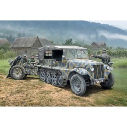 6595 - SD KFZ 10 Demag with LE IG18 & Crew