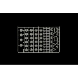 6595 - SD KFZ 10 Demag with LE IG18 & Crew