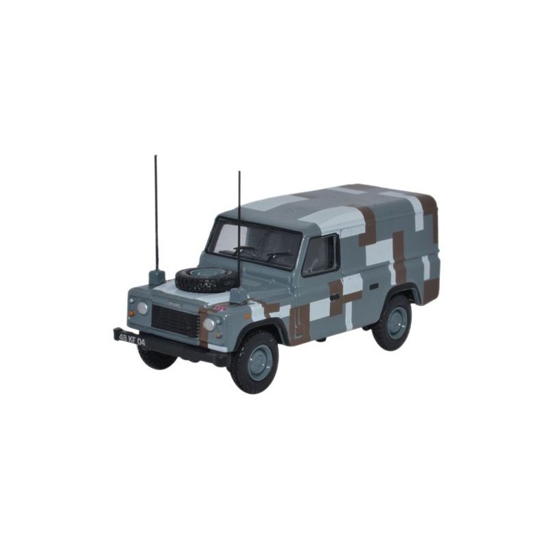 76DEF012 - Land Rover Defender Berlin Scheme