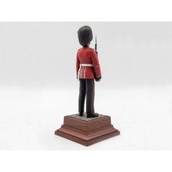 ICM16001 - British Grenadier Queen’s Guards 1:16 Figure