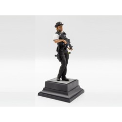 ICM16009 - British Police Female Officer 1:16 Figure
