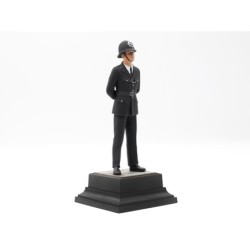 ICM16011 - British Policeman 1:16 Figure