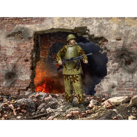 ICM16013 - WW2 Soviet Assault Engineer-Sapper