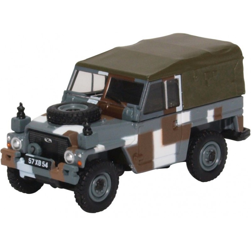 76LRL004 Land Rover Lightweight Berlin Scheme