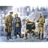 ICM35541 - Soviet Army At Rest, May 1945 with 4 Figures