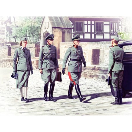 ICM35611 - WWII German Staff Personnel 4 Figures