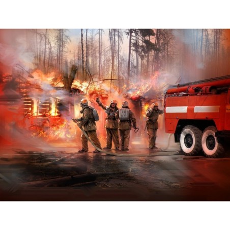 ICM35623 - Soviet Firemen (1980s) 4 Figures & Accessories