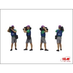 ICM35751 - Journalists In War with 4 Figures