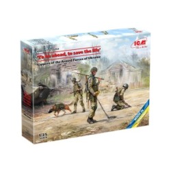 ICM35753 - To Be Ahead, To Save The Life Sappers of the Armed Forces of Ukraine (3 Figures & Dog)