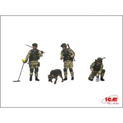 ICM35753 - To Be Ahead, To Save The Life Sappers of the Armed Forces of Ukraine (3 Figures & Dog)