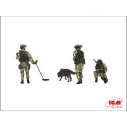 ICM35753 - To Be Ahead, To Save The Life Sappers of the Armed Forces of Ukraine (3 Figures & Dog)