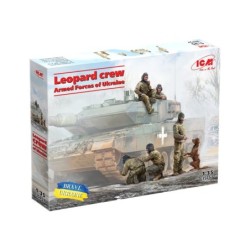 ICM35757 - Leopard 2 Crew of the Armed Forces of Ukraine (5 Figures & Dog)