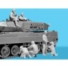 ICM35757 - Leopard 2 Crew of the Armed Forces of Ukraine (5 Figures & Dog)