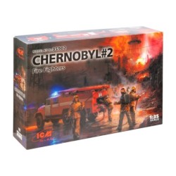 ICM35902 - Chernobyl 2 Fire Fighters (AC-40-137A Fire Truck, 4 Figures & Diorama Base with Background)