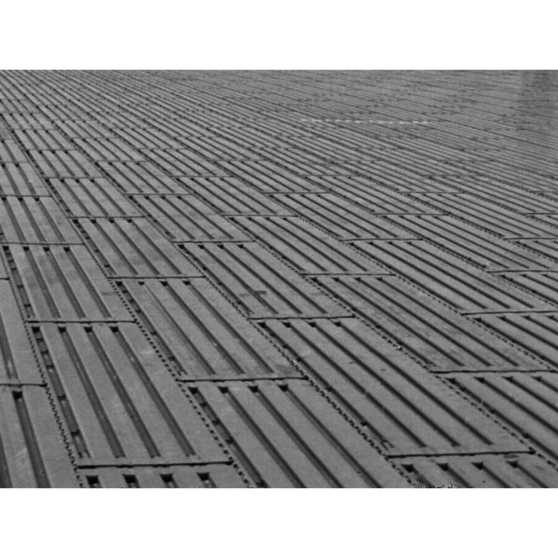 ICM72216 - Vietnam M8A1 U.S. Landing Mat 1:72