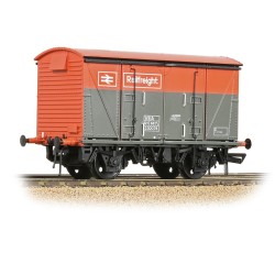 38-881 - BR Vanwide VEA BR Railfreight Red / Grey