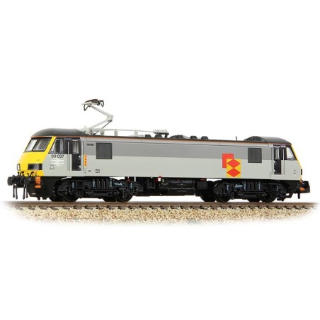 371-781 - Class 90/0 90037 BR Railfreight Distribution Sector