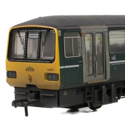 E83027 - Class 143 2-Car DMU 143611 GWR Green (FirstGroup) [W]