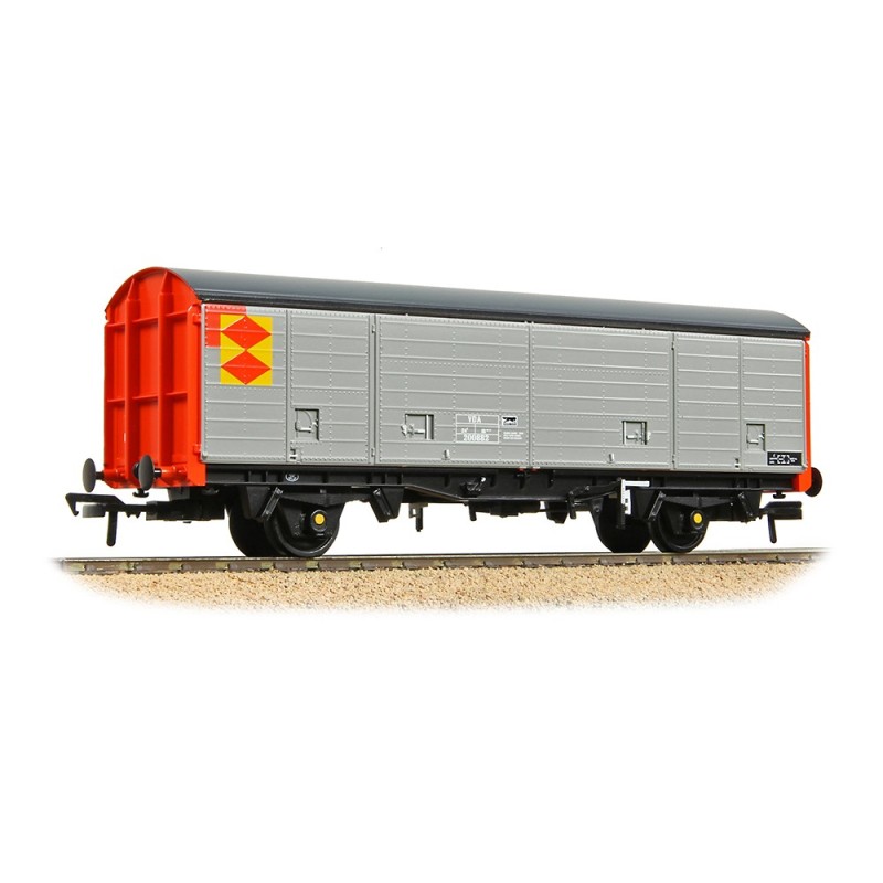 38-147A - BR VDA Van BR Railfreight Distribution Sector