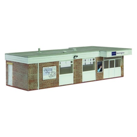 44-1016 - South Eastern Station White