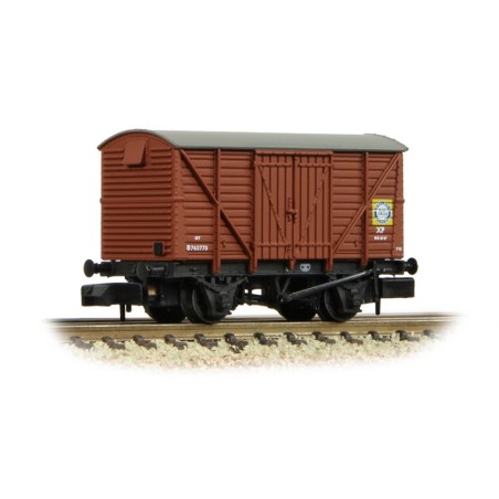 373-705 - BR 12T Vent. Van Planked Sides BR Bauxite (Early) 'Blue Circle Cement'