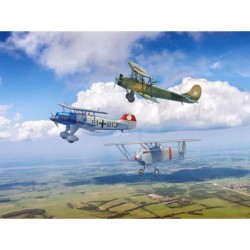 ICM72210 - Biplanes of the...