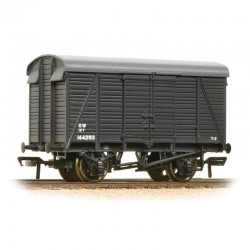38-083A - 12 Ton Southern 2+2 Planked Ventilated Van GWR Grey