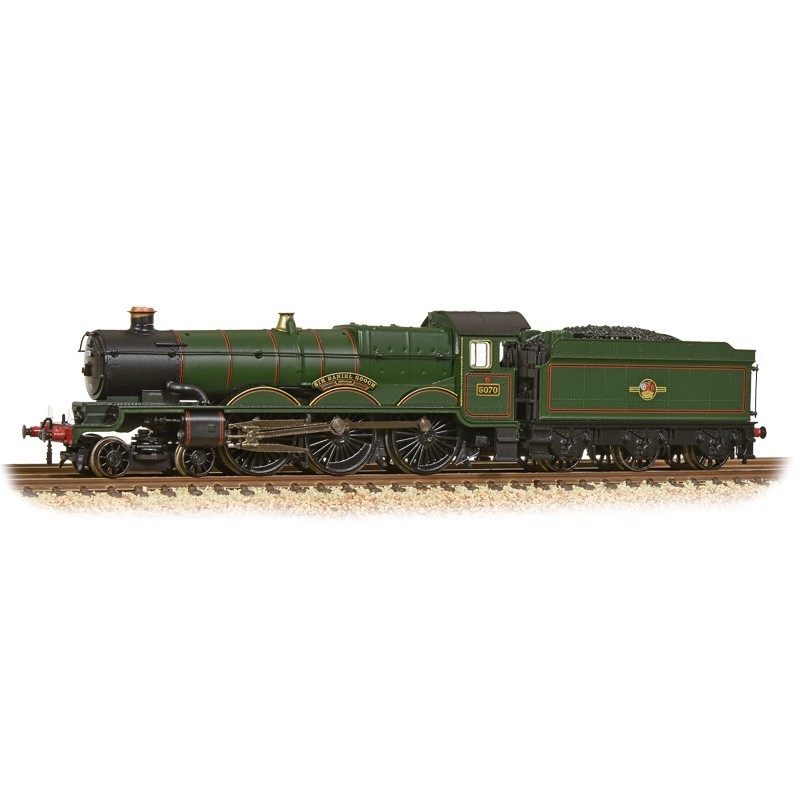 372-032 - Castle Class 5070 ‘Sir Daniel Gooch' BR Lined Green Late Crest