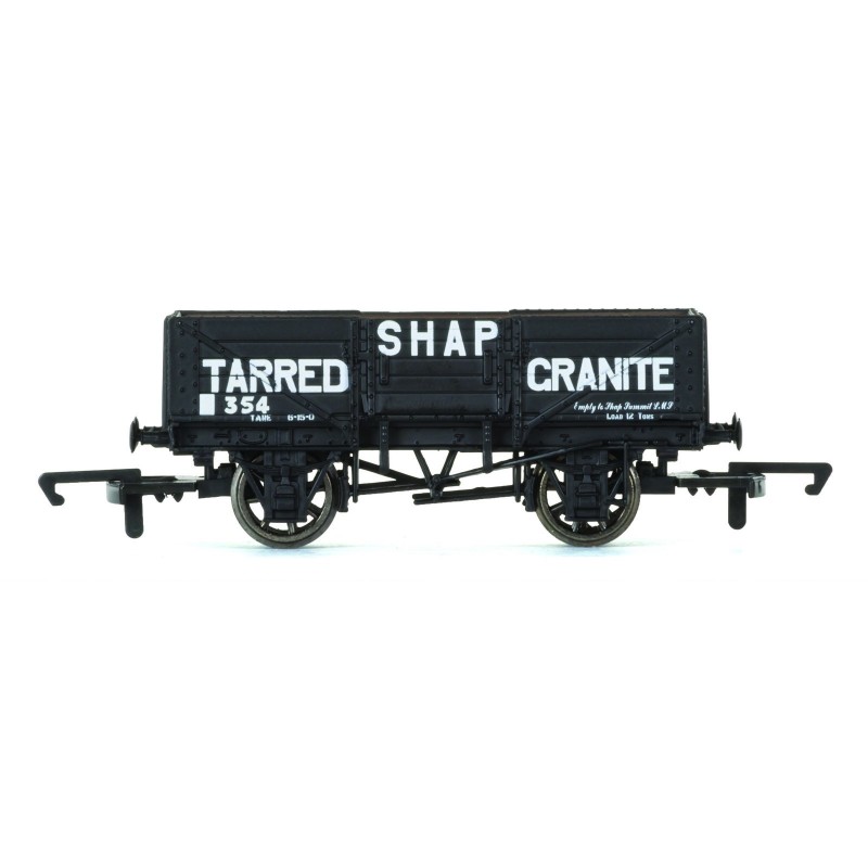 R6750 - 5 Plank Wagon, Shap Tarred Granite - Era 3